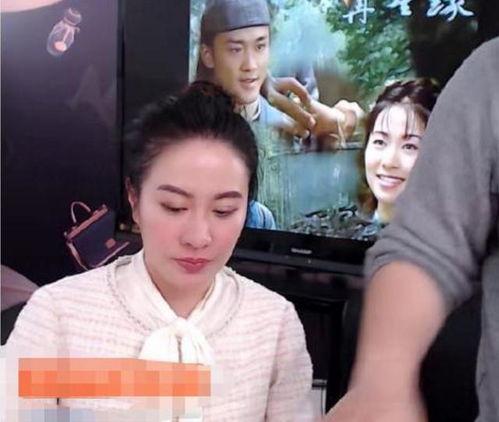明星吃瓜爆料主播视频,揭秘吃瓜主播背后的爆料真相