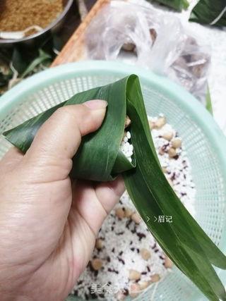 三角粽子的包法视频,一招一式展现端午风情