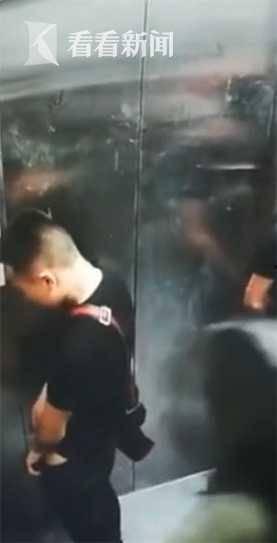 女人小便视频,揭秘女性小便的趣味瞬间