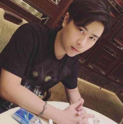 吃瓜黑网爆料李二狗,揭秘娱乐圈背后的惊人真相