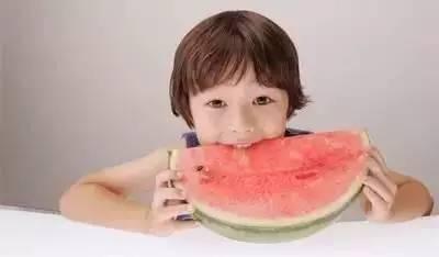 黑涩会吃瓜,揭秘娱乐圈背后的权力斗争与八卦传闻