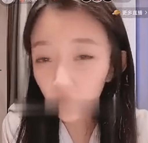 小伊伊吃瓜爆料图片,吃瓜现场大揭秘！