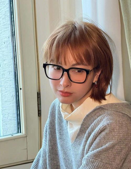 吃瓜卷毛黑框眼镜,时尚与个性的完美融合