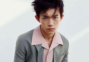 易烊千玺吃瓜爆料图片大全,揭秘娱乐圈幕后真相