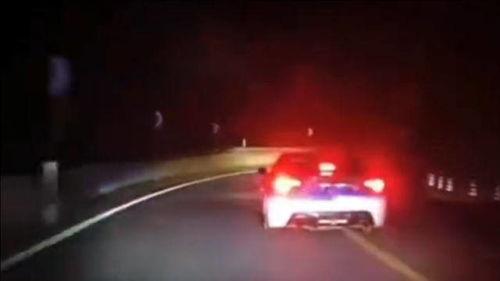 飙车视频,惊险飙车瞬间回顾