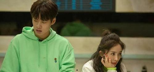 杨幂吃瓜爆料两个版本