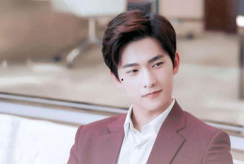 会长吃瓜爆料杨洋和热巴